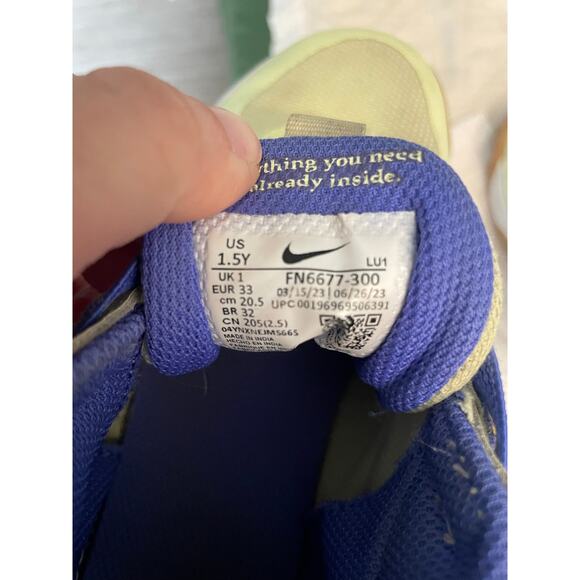 Nike team hustle sneakers - 1.5 youth - Picture 9 of 9